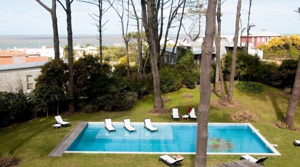 Excelente casa en alquiler en La Barra con piscina climatizada